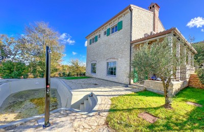 Steinhaus mit Meerblick, Umgebung von Poreč