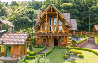 Varaždinske Toplice, Martinkovec, einzigartiges Holzhaus