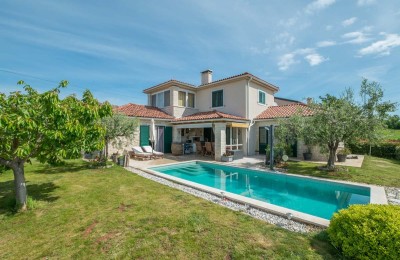 Wunderschöne mediterrane Villa, in der Nähe von Poreč, 8 km vom Zentrum entfernt