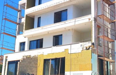 Makarska, Moderne 4-Zimmer Wohnung mit herrlichem Meerblick 96 m2, Verkauf - in Gebäude