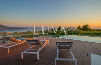Primošten, Luxusvilla mit atemberaubendem Panoramablick auf das Meer
