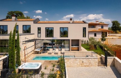 Designervilla mit Pool und Sauna, 4 km von Poreč entfernt