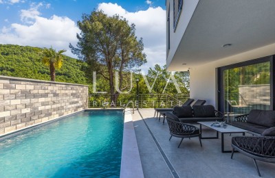 Mošćenička Draga, Luxushaus mit Pool zu verkaufen