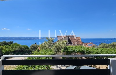 Omiš, Nemira, 3 Apartments direkt am Meer + Parkplatz zu verkaufen