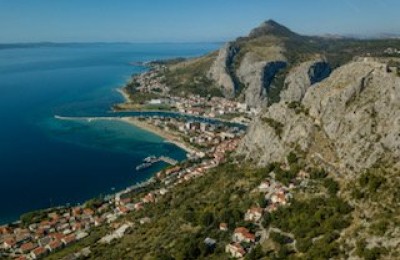 Haus mit spektakulärem Blick auf Omis