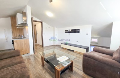 Wohnung mit Garage und Keller, Vabriga, 800m von Meer