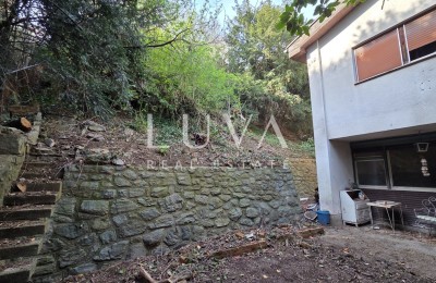 Zagreb, Haus zur Renovierung oder zum Abriss nahe Cmrok zu verkaufen