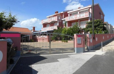 Villa mit Pool und Meerblick. Borik-Zadar