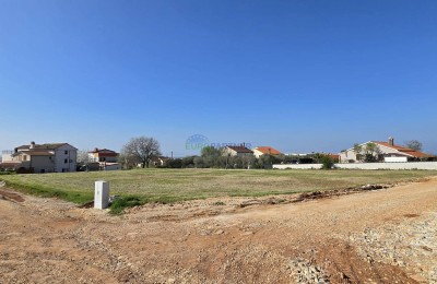 Bauland mit Meerblick, 8 km von Poreč