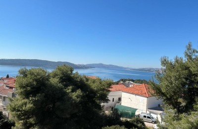 Čiovo, Apartmenthaus 540m2 mit Meerblick zu verkaufen