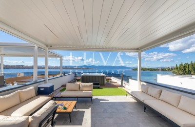 Krk, Omišalj, Luxusapartment mit Dachterrasse am Meer, zum Verkauf