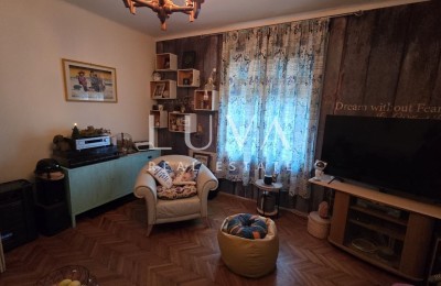 Zagreb, Pantovčak – 3-Zimmer-Wohnung, 73 m², Garage, sanierungsbedürftig, zu verkaufen