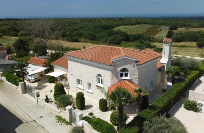 Mediterrane Villa mit Panoramablick auf das Meer