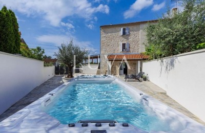 Istrien, Poreč, renoviertes Steinhaus mit Jacuzzi, 105 m²