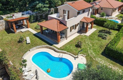 Villa mit Pool in einem ruhigen Dorf, in der Nähe von Poreč, Istrien