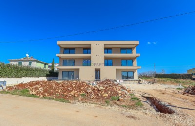 Wohnung mit 400 m2 Garten, Poreč