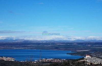 Exklusives Baugrundstück in der Nähe von Šibenik, 11.200 m2