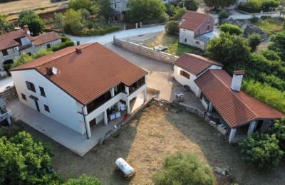 Haus 420m2 mit drei Wohnungen zu verkaufen, Umag