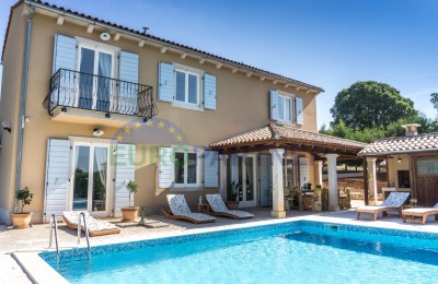 Villa im istrischen Stil mit Pool, der Charme des Mittelmeers