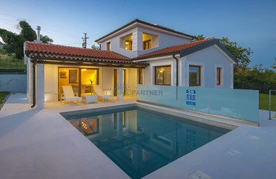 Istrien, Novigrad, Villa mit Pool an ausgezeichneter Lage