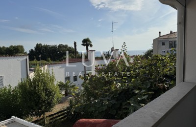 Istrien, Novigrad, zweistöckiges Haus in Meeresnähe, 93 m2