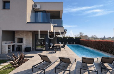 Poreč, Špadići, Haus mit Pool in Meeresnähe zu verkaufen