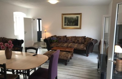 Zwei Steinhäuser, in der Nähe von Poreč