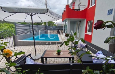 Kraljevica, Križišće, Haus mit Pool zu verkaufen