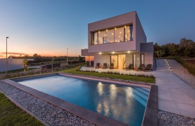 Moderne Villa mit bezaubernder Aussicht