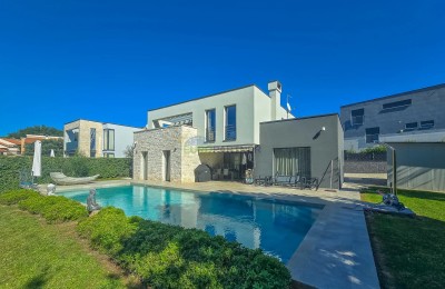 Villa in moderner Architektur und Design mit 4 Schlafzimmern, nur 2 km vom Zentrum von Porec entfernt