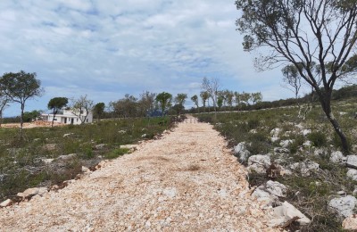 Grundstück mit Panoramablick auf das Meer, in der Nähe von Rovinj