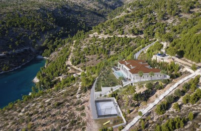 Brač, Einzigartige Luxusvilla am Meer 800 m²
