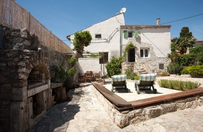 In der Nähe von Poreč, autochthones istrisches Steinhaus + Gästehaus