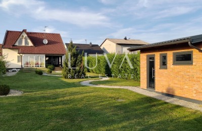 Osijek, Josipovac, Familienvilla 300 m² mit großem Grundstück, zu verkaufen