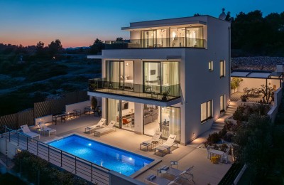 Haus Okrug
