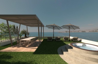 Split, Podstrana, luxuriöse Maisonette-Wohnung mit großer Terrasse am Meer zu verkaufen