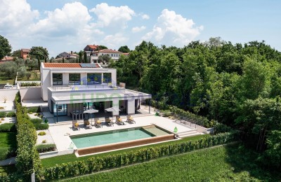 Exklusive moderne Villa mit 6 Schlafzimmern und Meerblick