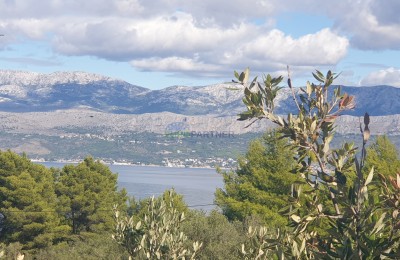 Bauland auf der Insel Brač, Supetar, 3.900 m2