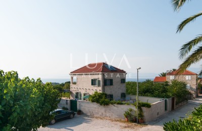 Mirca, Brač, luxuriöses Steinhaus mit Pool zu verkaufen