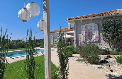 Eine freistehende Villa, die Qualität, Funktionalität und Lage mit freiem Meerblick vereint!