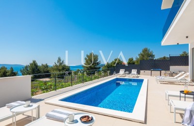 Okrug Gornji, Čiovo, Luxusvilla mit Pool in Meeresnähe zu verkaufen