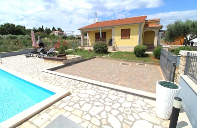 Bungalow mit Pool, Bereich Poreč