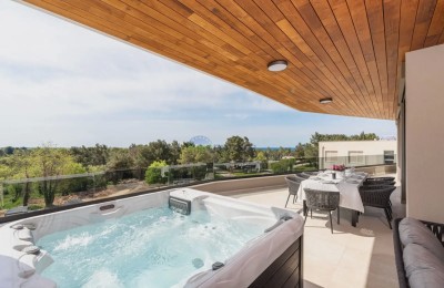 Penthouse mit Meerblick, 800 m vom Meer entfernt, in der Nähe von Poreč