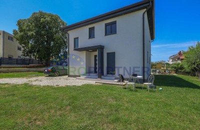 Modernes Haus 2 km vom Zentrum und vom Meer entfernt, Poreč