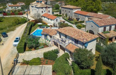 Steinvilla auf einem Hügel mit Meerblick, Poreč, Istrien