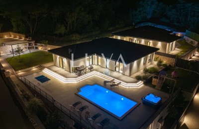 Imotski, modernes haus mit pool und panoramablick zu verkaufen, 150 m²