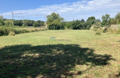 Istrien, Poreč, Baugrundstück in attraktiver Lage