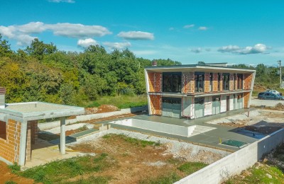 In „schlüsselfertiger“ Bauweise errichtet wartet die „Villa Black Beauty“ auf ihren neuen Besitzer.