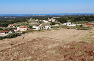 Kaštelir, Novigrad, Baugrundstück mit Baugenehmigung, 1.011 m²