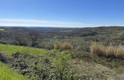 Istrien, Umgebung von Buje, Baugrundstück mit rechtskräftiger Baugenehmigung und Meerblick